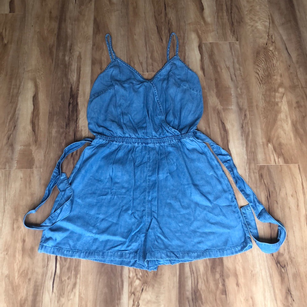 Anko woman’s denim playsuit. - Picture 3 of 8